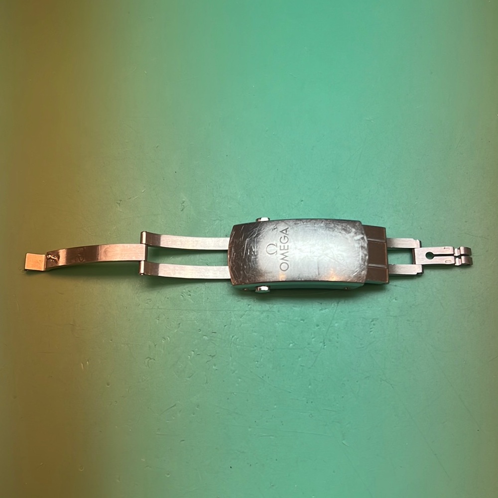 Omega 300M used bracelet buckle